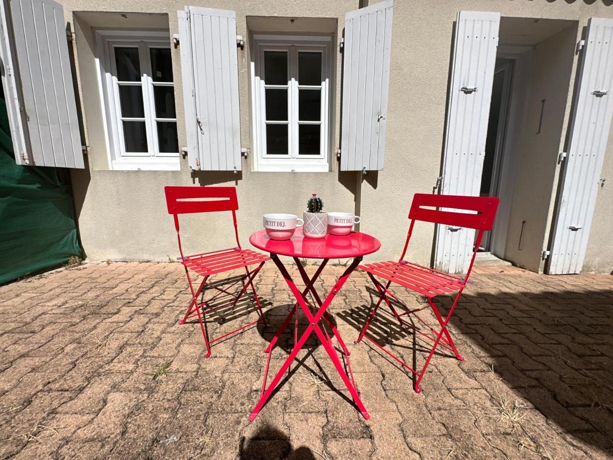 La Terrasse - Parking Gratuit - Fibre - Rdc - Centre Ville Saintes Buitenkant foto